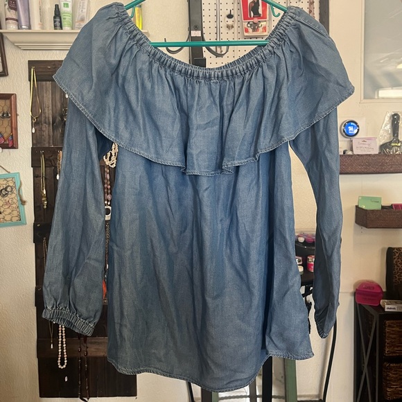 Michael Michael Kors Off-Shoulder Denim Ruffle Top, size M NWT - Picture 2 of 6